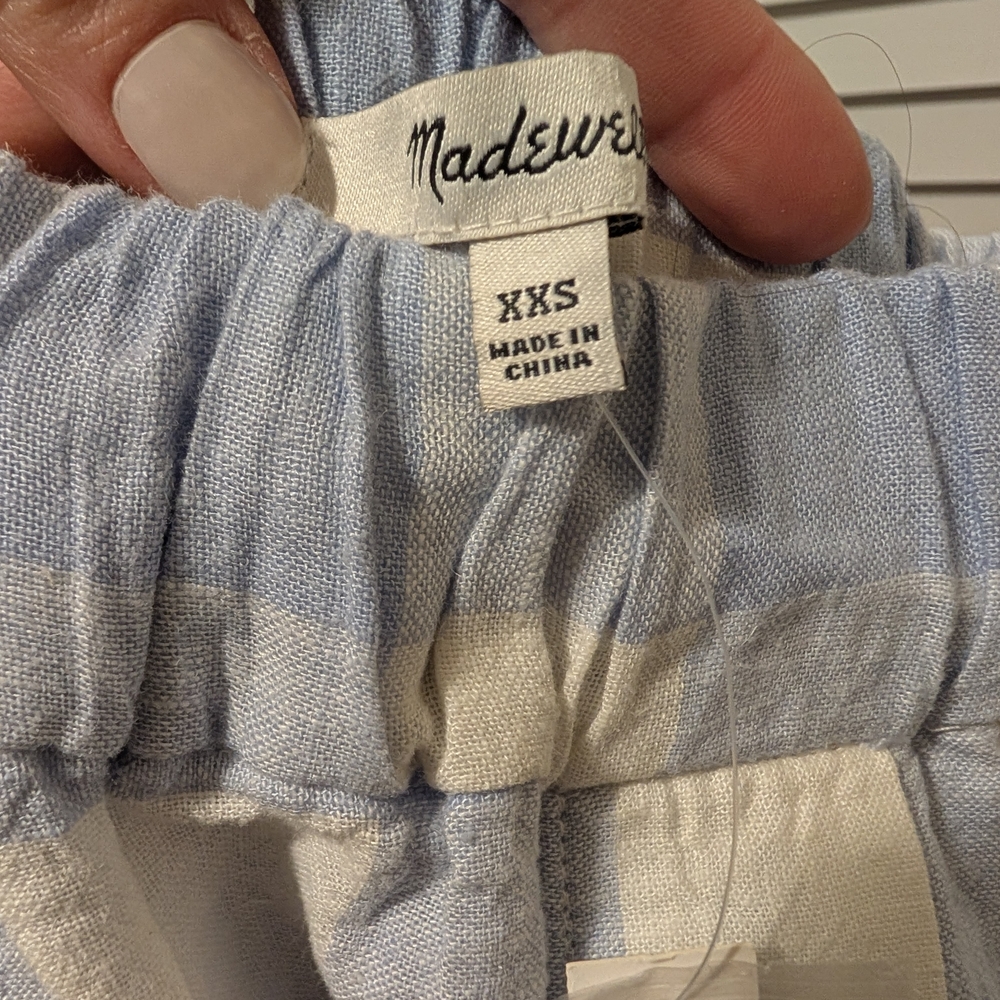Madewell | Linen-Blend Side-Button Midi Skirt in Gingham Check - Picture 6 of 9
